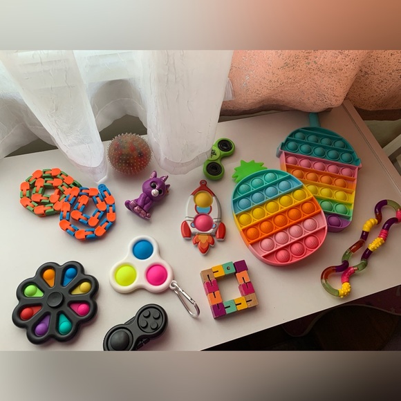 Fidget toy lot - Picture 2 of 7